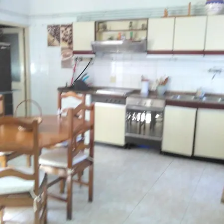 Apartment With 3 Bedrooms In Vilagarcia De Arousa 130 M From The Beach Lägenhet
